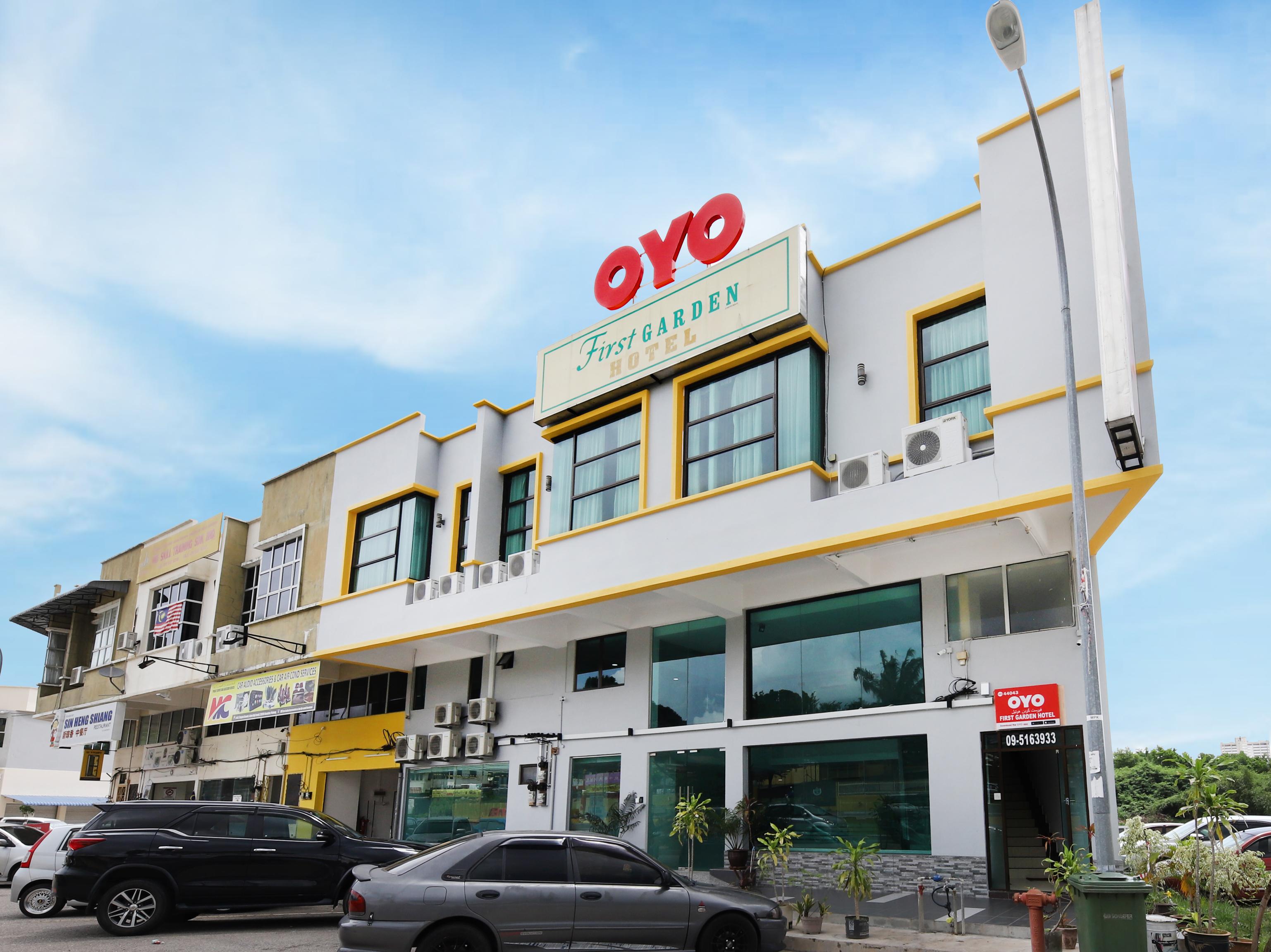 Oyo 44043 ファースト ガーデン ホテル クアンタン エクステリア 写真